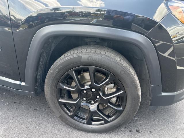 Photo of 2023 Diamond Black Crystal Pearlcoat Jeep Compass