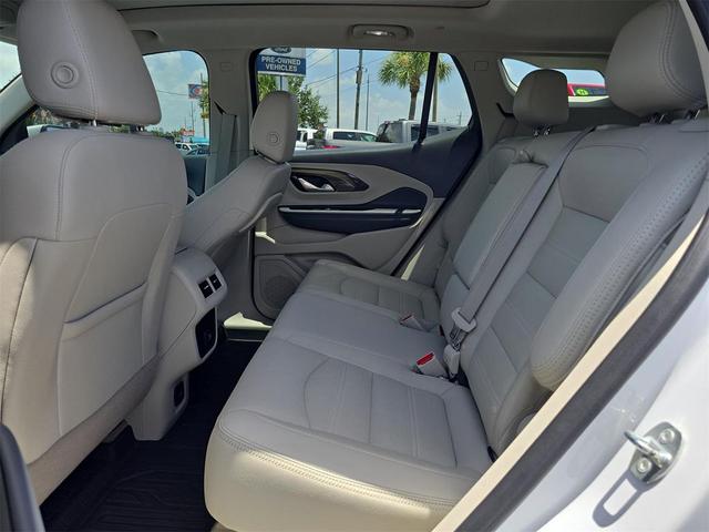 Photo of 2022 Summit White GMC Terrain