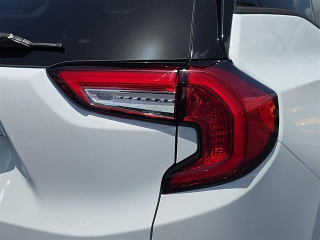 Photo of 2022 Summit White GMC Terrain