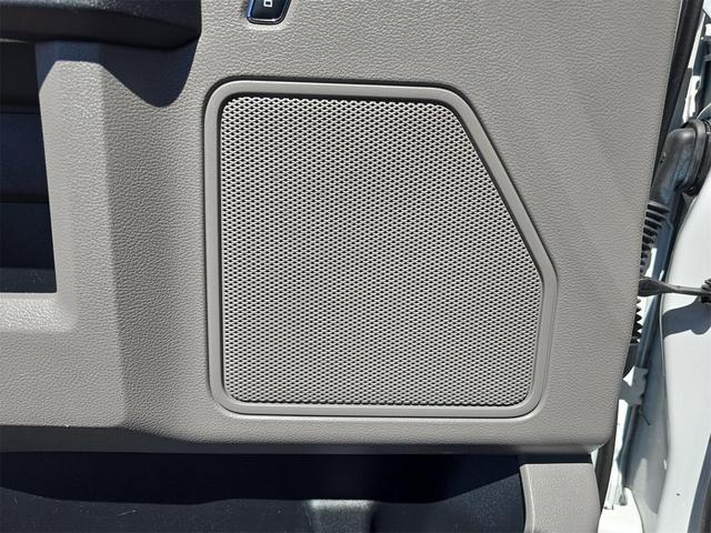 Photo of 2015 Oxford White Ford F-150