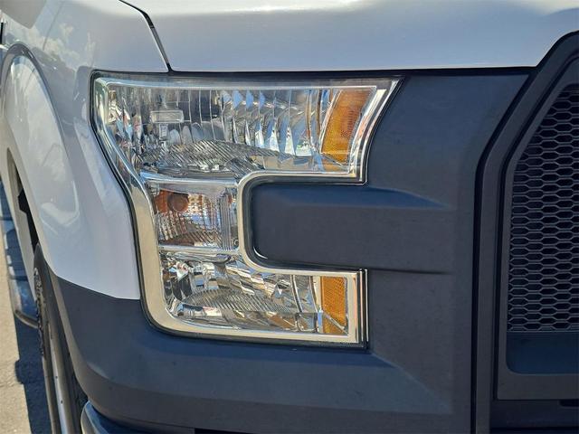 Photo of 2015 Oxford White Ford F-150