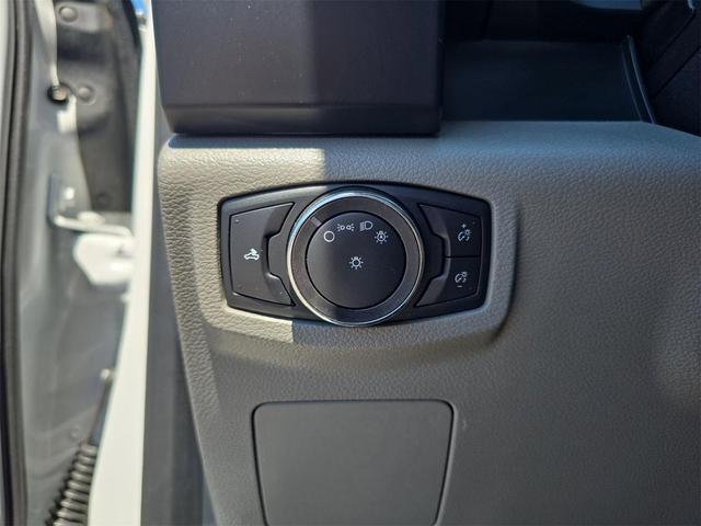 Photo of 2015 Oxford White Ford F-150