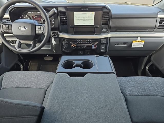 Photo of 2025 Oxford White Ford F-250