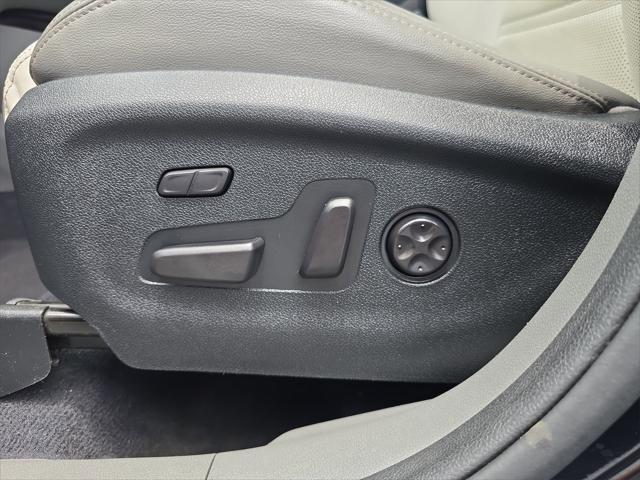 Photo of 2020 Ebony Black Kia Sorento