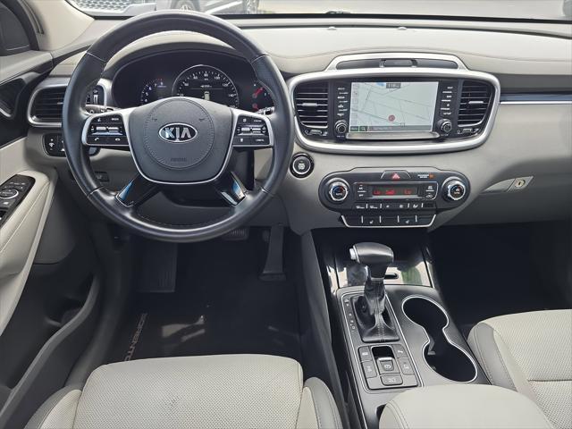 Photo of 2020 Ebony Black Kia Sorento
