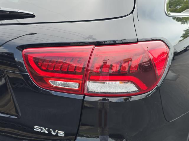 Photo of 2020 Ebony Black Kia Sorento