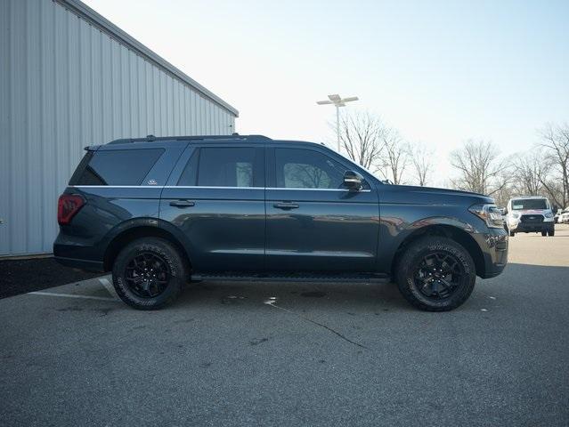 Photo of 2023 Stone Blue Metallic Ford Expedition