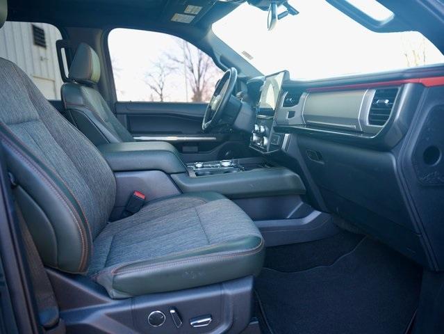 Photo of 2023 Stone Blue Metallic Ford Expedition