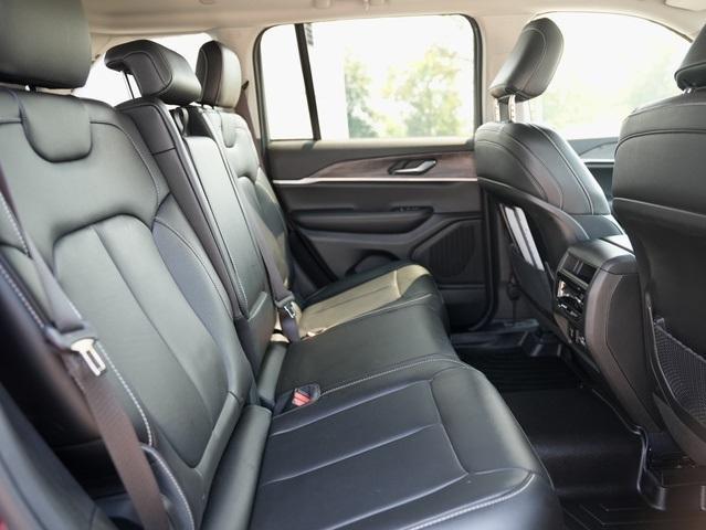 Photo of 2023 Velvet Red Pearlcoat Jeep Grand Cherokee