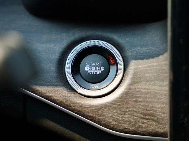 Photo of 2023 Velvet Red Pearlcoat Jeep Grand Cherokee