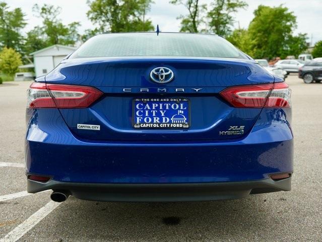 Photo of 2018 Blue Crush Metallic Toyota Camry Hybrid