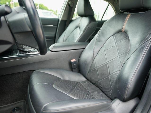 Photo of 2018 Blue Crush Metallic Toyota Camry Hybrid