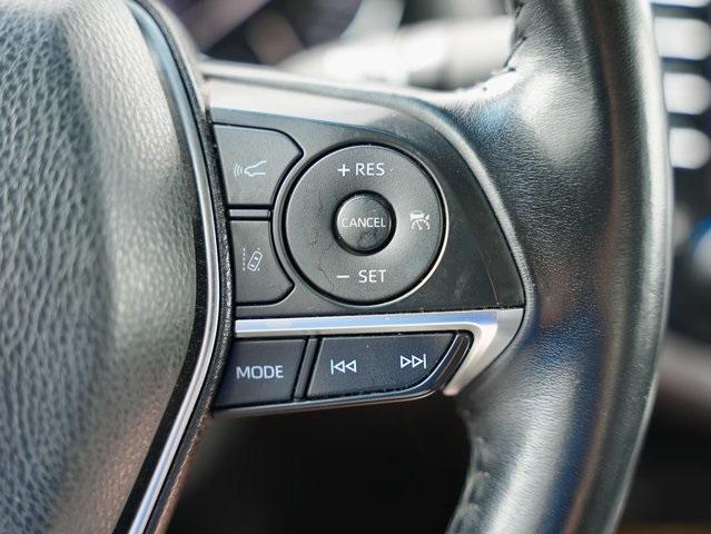 Photo of 2018 Blue Crush Metallic Toyota Camry Hybrid