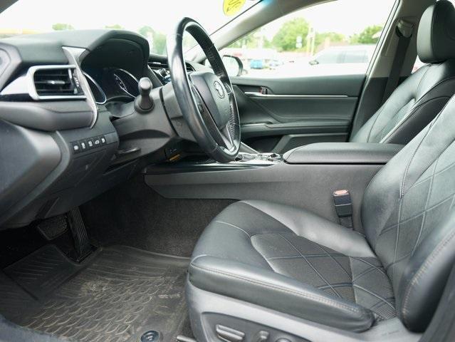 Photo of 2018 Blue Crush Metallic Toyota Camry Hybrid