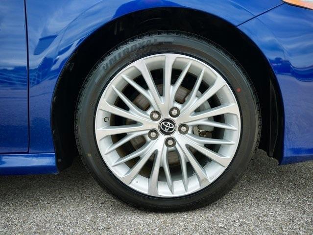 Photo of 2018 Blue Crush Metallic Toyota Camry Hybrid