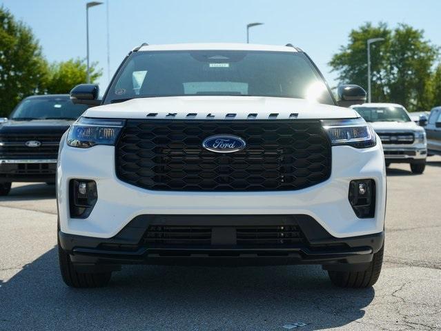 Photo of 2025 Star White Ford Explorer