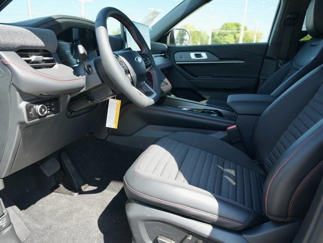 Photo of 2025 Star White Ford Explorer