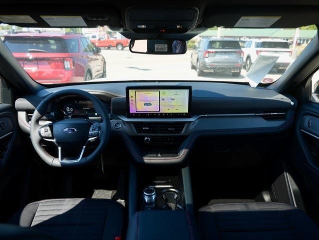 Photo of 2025 Star White Ford Explorer
