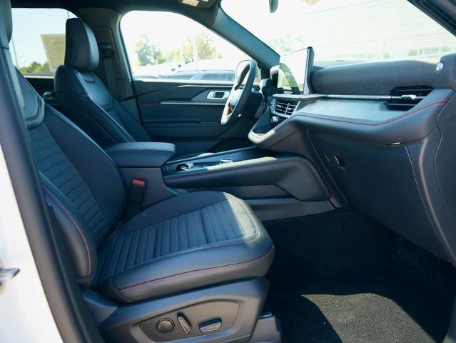 Photo of 2025 Star White Ford Explorer