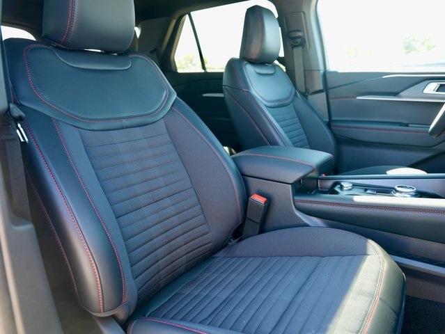 Photo of 2025 Star White Ford Explorer