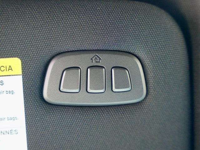 Photo of 2025 Star White Ford Explorer