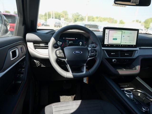 Photo of 2025 Star White Ford Explorer