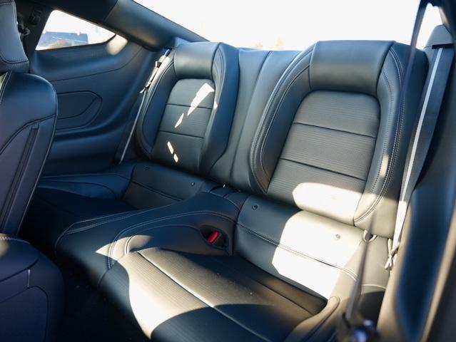 Photo of 2025 Molten Ford Mustang