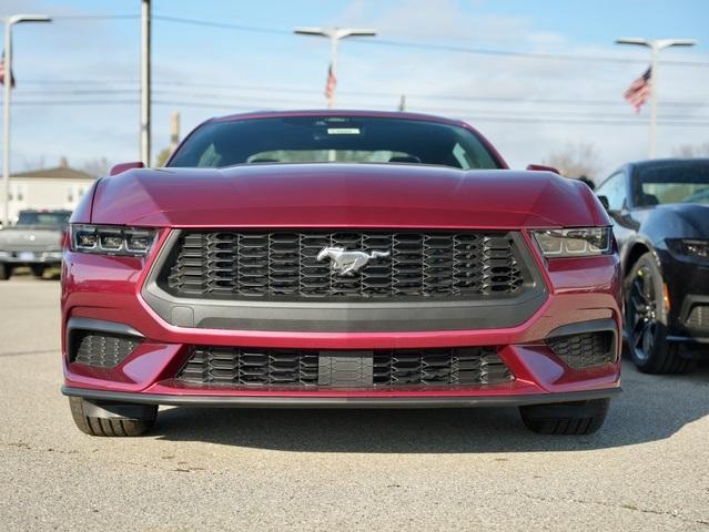 Photo of 2025 Molten Ford Mustang