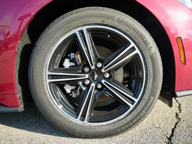 Photo of 2025 Molten Ford Mustang