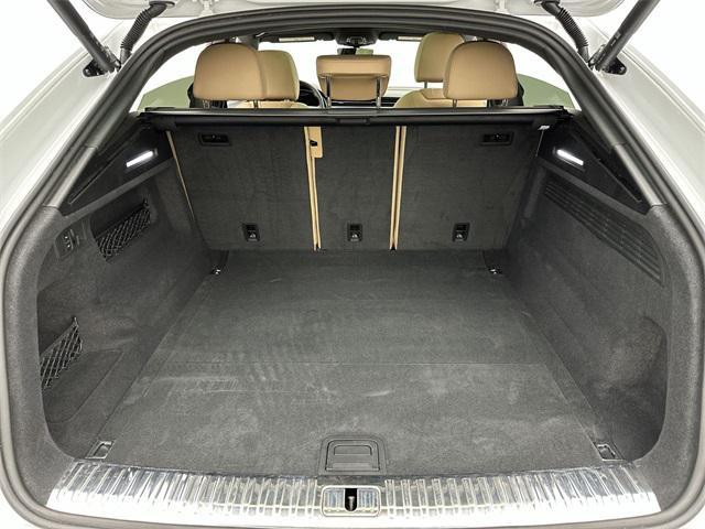 Photo of 2022 Glacier White Metallic Audi Q8