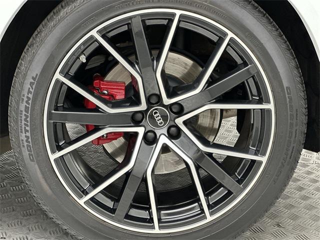 Photo of 2022 Glacier White Metallic Audi Q8