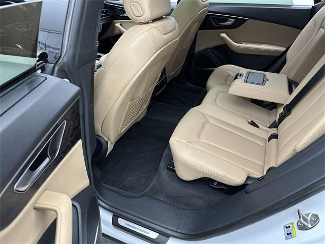 Photo of 2022 Glacier White Metallic Audi Q8