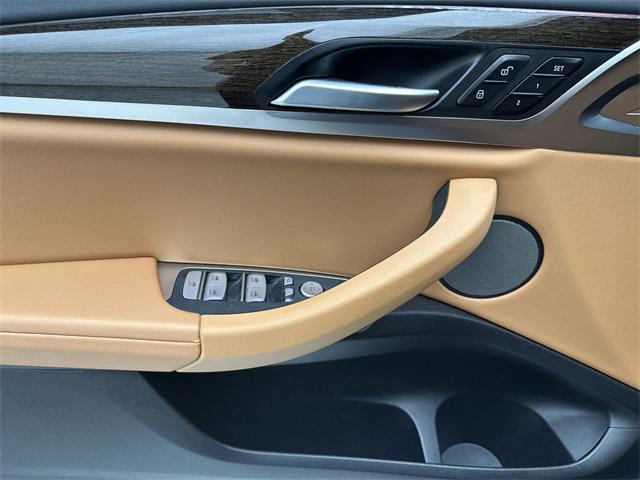 Photo of 2023 Blue Metallic BMW X4
