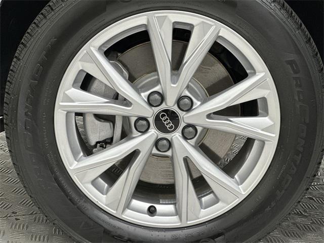 Photo of 2025 Glacier White Metallic Audi Q3