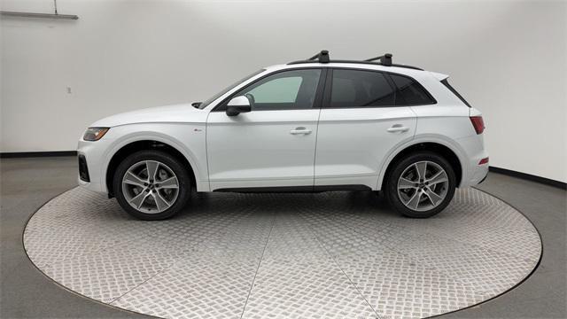 Photo of 2025 Glacier White Metallic Audi Q5