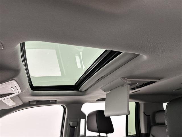 Photo of 2017 Summit White Chevrolet Suburban