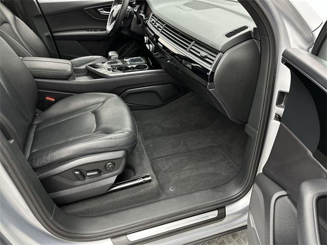 Photo of 2018 Florett Silver Metallic Audi Q7