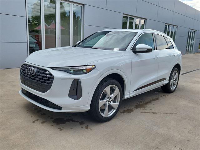 Photo of 2025 Glacier White Metallic Audi Q5