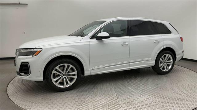 Photo of 2025 Glacier White Metallic Audi Q7