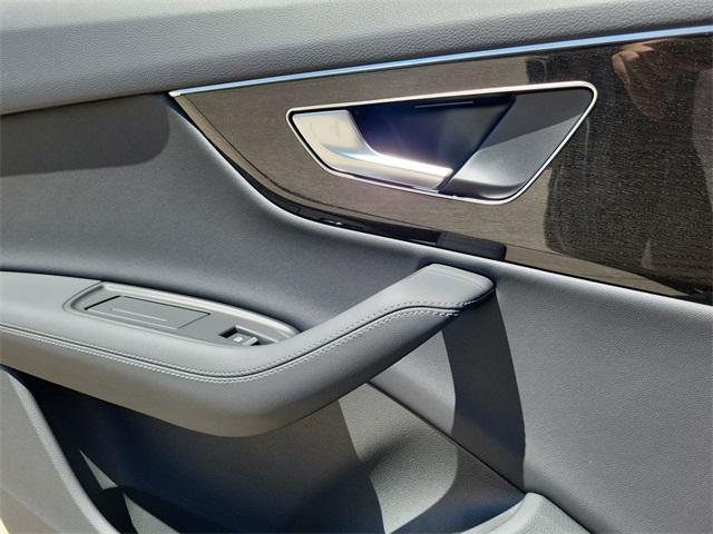 Photo of 2025 Tamarind Brown Metallic Audi Q7
