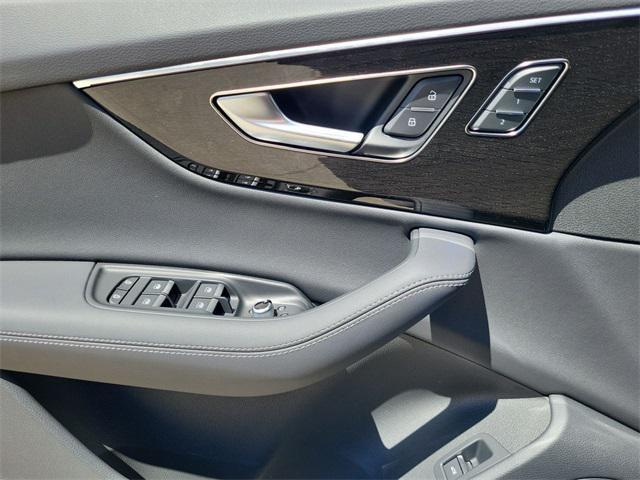 Photo of 2025 Tamarind Brown Metallic Audi Q7