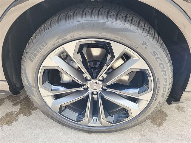 Photo of 2025 Tamarind Brown Metallic Audi Q7