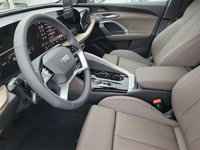 Photo of 2025 Glacier White Metallic Audi Q5
