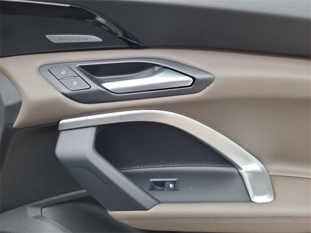 Photo of 2025 Glacier White Metallic Audi Q5