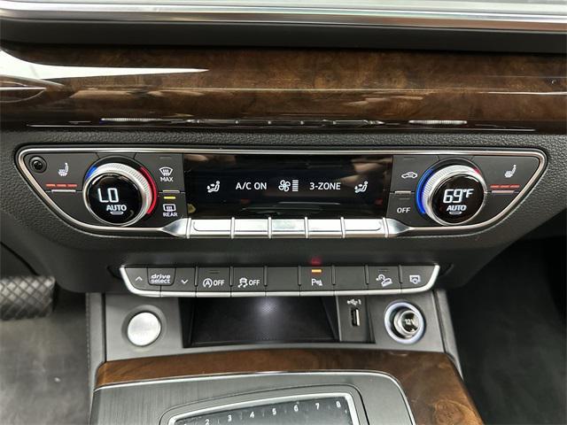 Photo of 2019 Blue Audi Q5