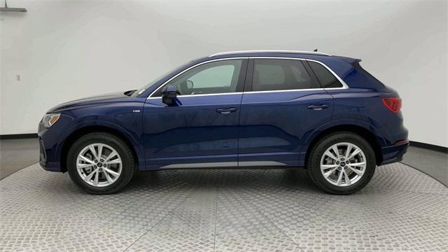 Photo of 2025 Navarra Blue Metallic Audi Q3