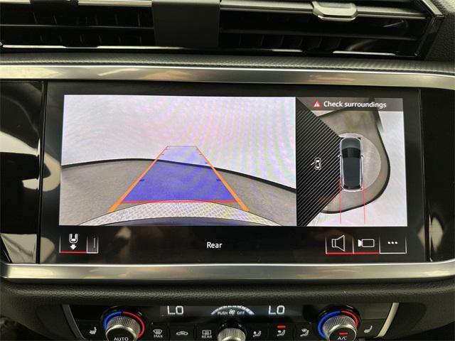 Photo of 2025 Navarra Blue Metallic Audi Q3