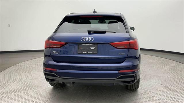 Photo of 2025 Navarra Blue Metallic Audi Q3