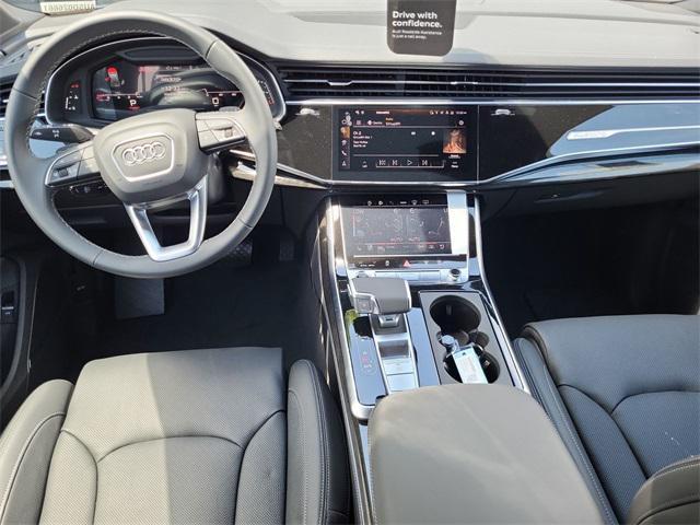 Photo of 2025 Mythos Black Metallic Audi Q7