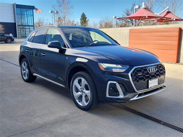 Photo of 2025 Mythos Black Metallic Audi Q5